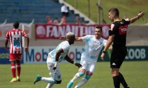 Londrina manda no jogo e vence fácil o Náutico