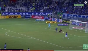 E no dia do goleiro, o do Londrina entrega a rapadura no Mineirão
