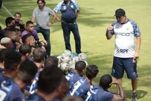 Comandando o LEC, Adilson Batista reencontra hoje o ex-clube, Cruzeiro