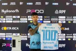 João Paulo: 100 jogos pelo Londrina