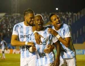 Arrasador, Londrina vence fácil o Guarani