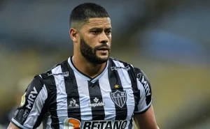Hulk se irrita com o empate no Mineirão