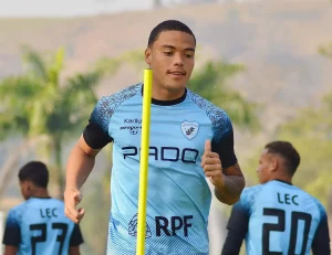 Tubarão em campo neste Sábado