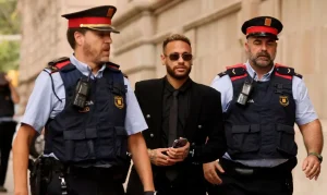 Neymar nega ter participado de negociação com o Barça