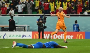 Não foi fácil, mas Holanda passa pelo Senegal