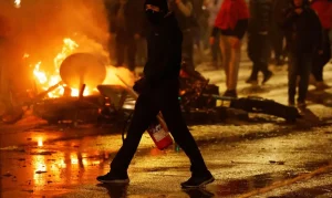 Depois da derrota para o Marrocos, belgas promovem tumulto em Bruxelas