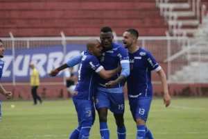 Foz do Iguaçu volta para a primeirona e enfrenta o Maringá