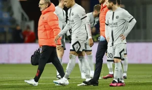 Mbappé sofre lesão e desfalca PSG