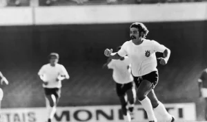 ESTA É A HISTÓRIA DE UM SAMBA COMOVENTE"