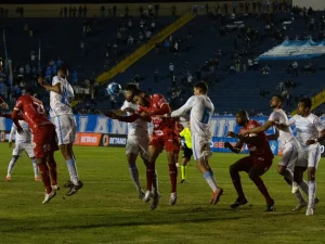 Enfim uma vitória do Londrina. Mas foi um sufoco