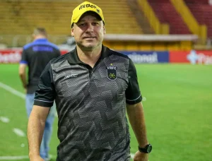 Adilson Batista não aceita proposta. Semana começa quente no Londrina