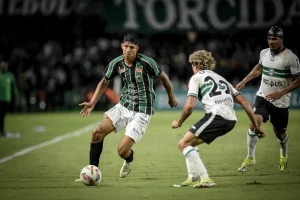 Maringá supera o Coxa e está na final do Paranaense
