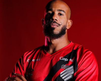 Athletico oficializa a contratação de Patrick, ex-Santos e São Paulo