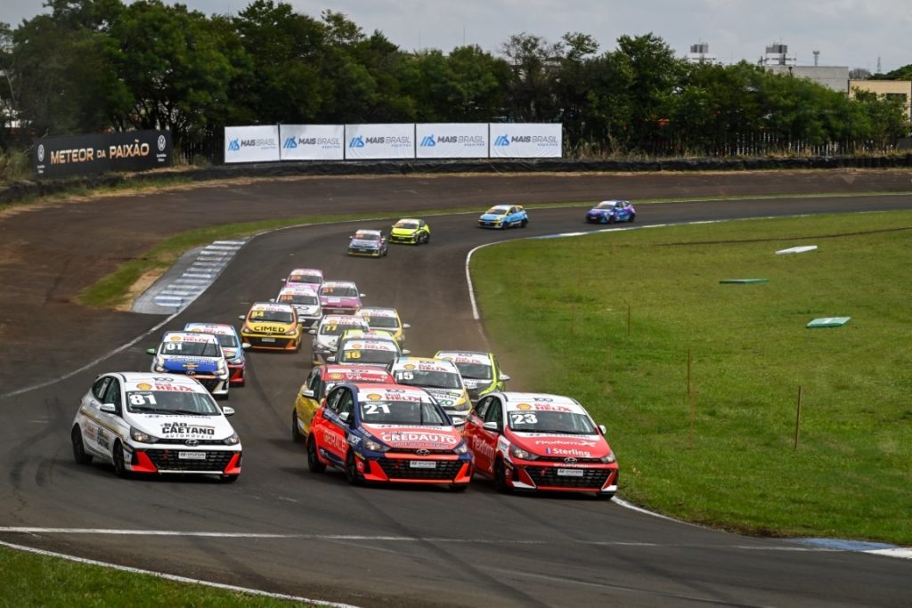 Corrida 100 da Copa Hyundai HB20 tem vitórias de Adilson Jr., Igor Vacari e Leandro Parizotto em Londrina