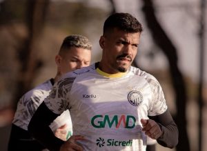 Desfalcado, Operário encara a Ferroviária em Araraquara