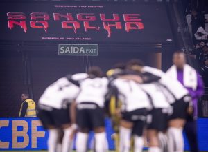 Com polêmica, como sempre, Timão vence o Palmeiras pela Copa do Brasil