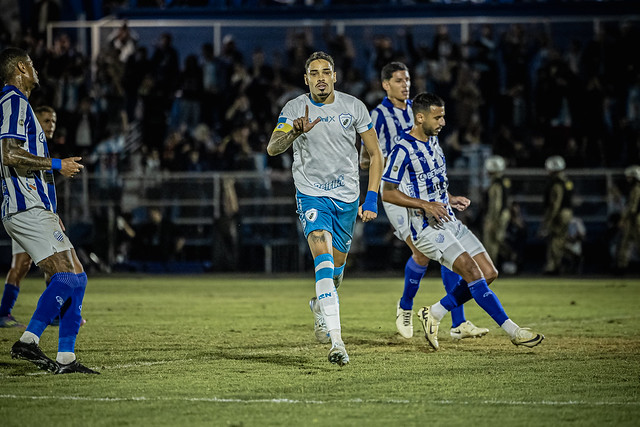 Londrina estreia hoje contra o Operário no Paranaense