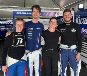 Psicóloga de Londrina cuida da saúde mental de pilotos de corrida