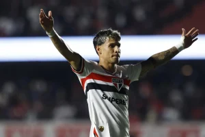 Com nova função, futebol de Ferreirinha cresce na era Crespo