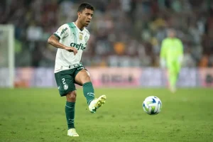 Palmeiras acelera renovação do elenco e confirma saída de Marcos Rocha para o Grêmio