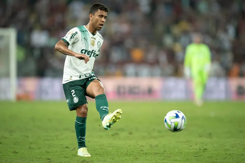 Palmeiras acelera renovação do elenco e confirma saída de Marcos Rocha para o Grêmio