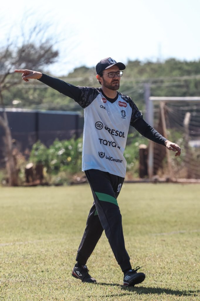 Maringá FC recebe o Retrô em jogo decisivo pela Série C no Willie Davids