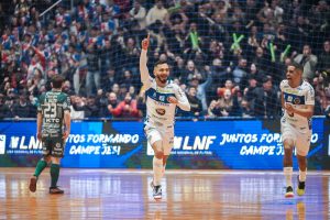Pato Futsal vence o Cascavel na inauguração da moderna Arena Cláudio Petrycoski