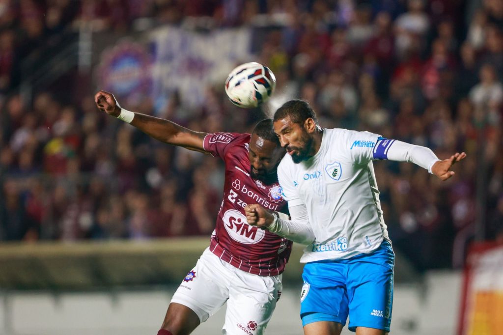 Londrina vence Caxias e está mais perto da Série B