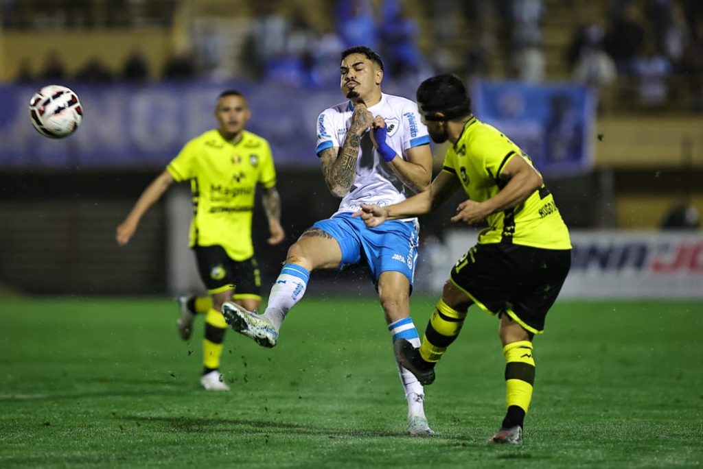 Podia ser melhor, mas somar pontos é essencial, diz técnico do Londrina