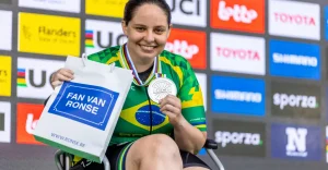 Victória Barbosa conquista duas medalhas de prata no Mundial de Paraciclismo de Estrada