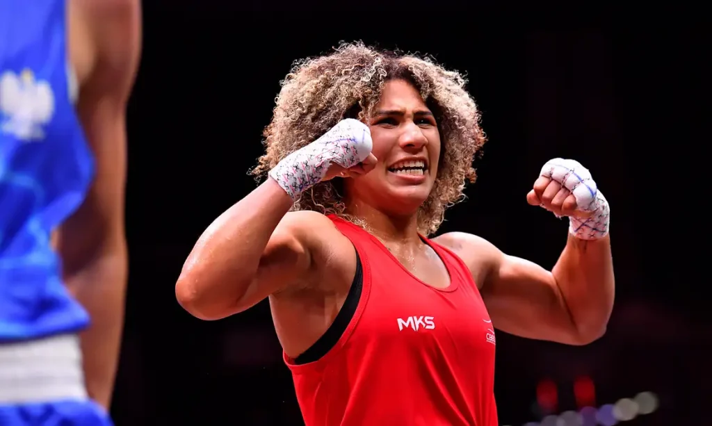 Rebeca Lima é ouro no Mundial de Boxe