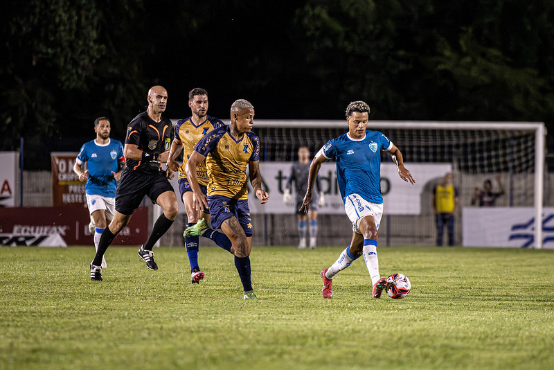 Londrina vence o Azuriz e mantém a liderança do grupo