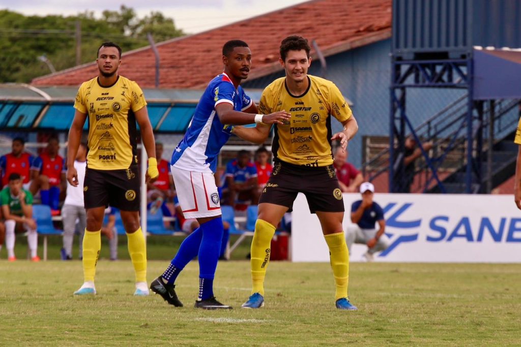 Cianorte vira em cima do Cascavel e chega a seis pontos