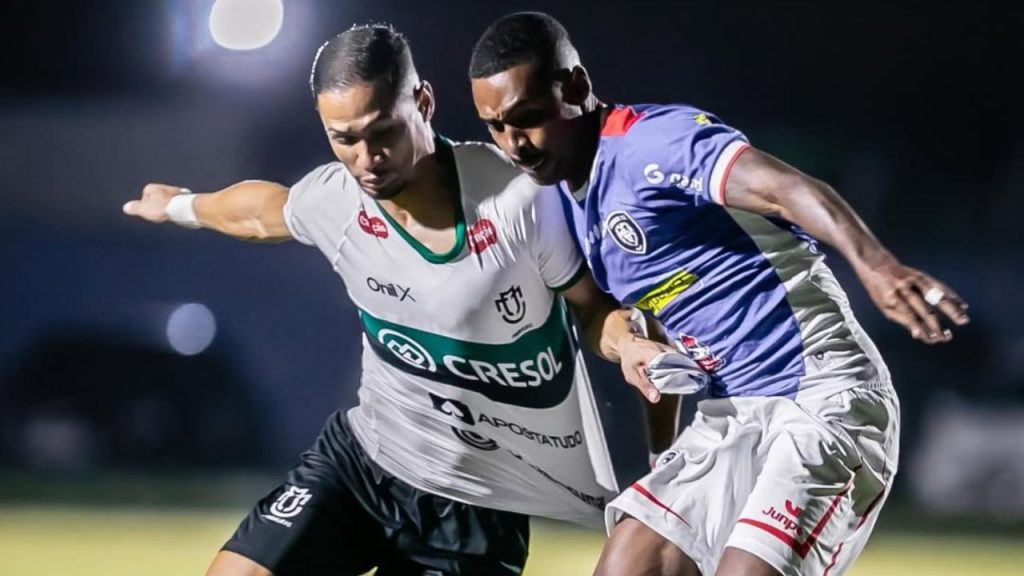 Choveu gols no empate entre Cianorte e Maringá