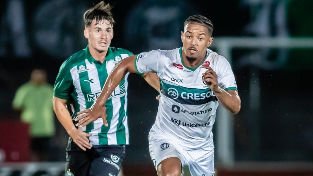 Coritiba vence a primeira e com gol de estreante