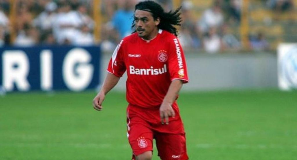 Governador Ratinho Jr manda afastar policial que espancou o ex-jogador Perdigão