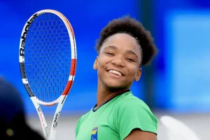 Vitória Miranda é eleita a melhor tenista jovem da temporada 2025