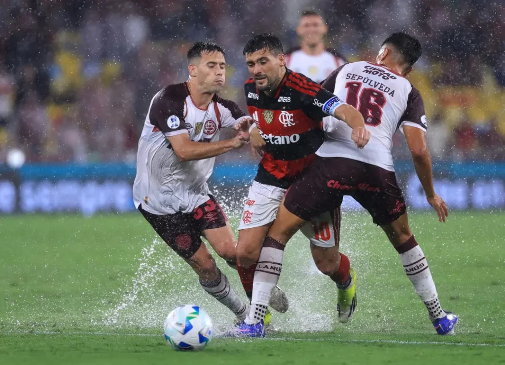 Azar ou soberba. Por que o Flamengo perdeu para o Lanus no Maracanã?