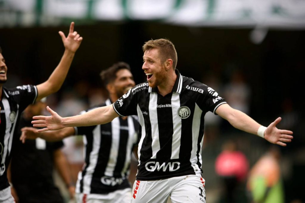 Coritiba dança nos pênaltis e Operário vai disputar mais uma final do Paranaense
