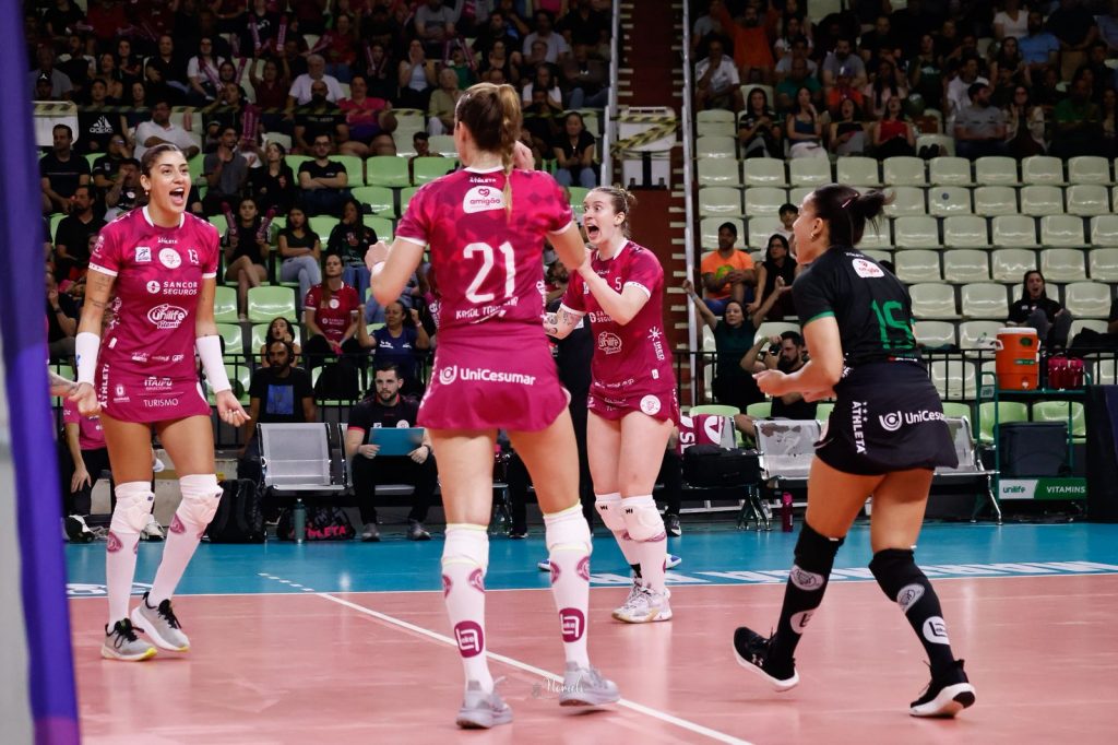 Sancor Vôlei Maringá enfrenta o Gerdau Minas, no ginásio Chico Neto