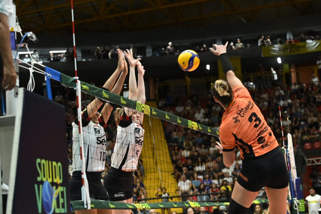 Osasco São Cristóvão Saúde é o primeiro finalista da Copa Brasil de Voleibol Feminino