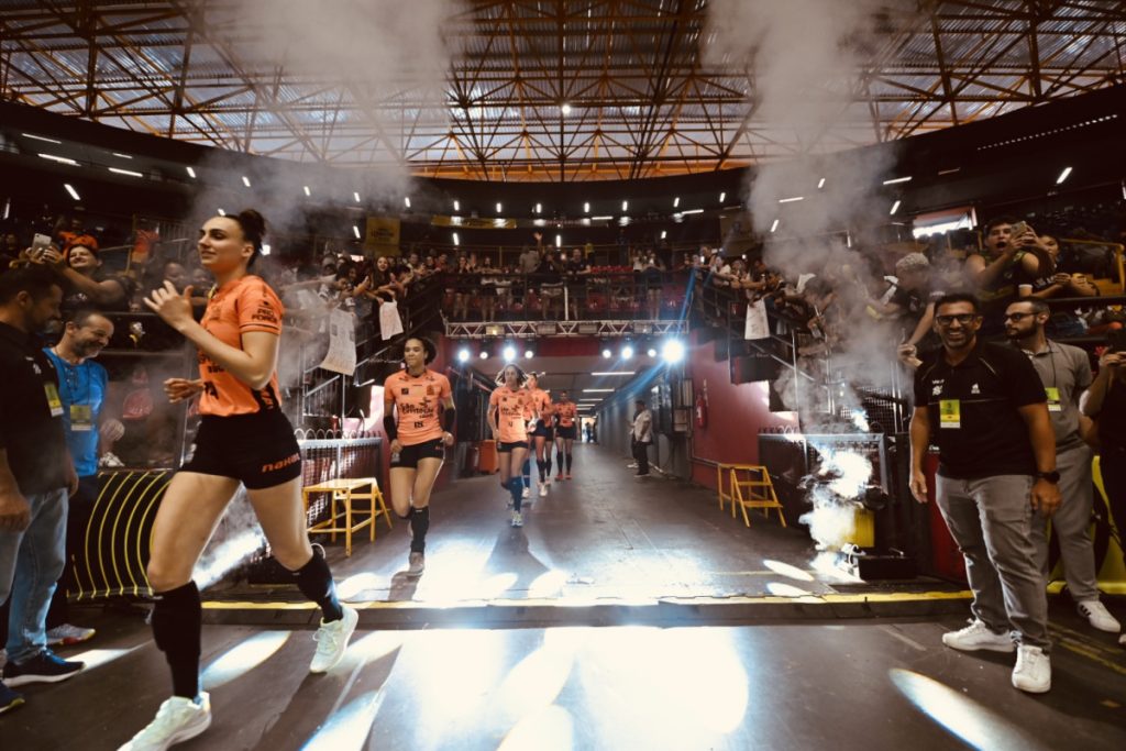 Osasco São Cristóvão Saúde é o primeiro finalista da Copa Brasil de Voleibol Feminino