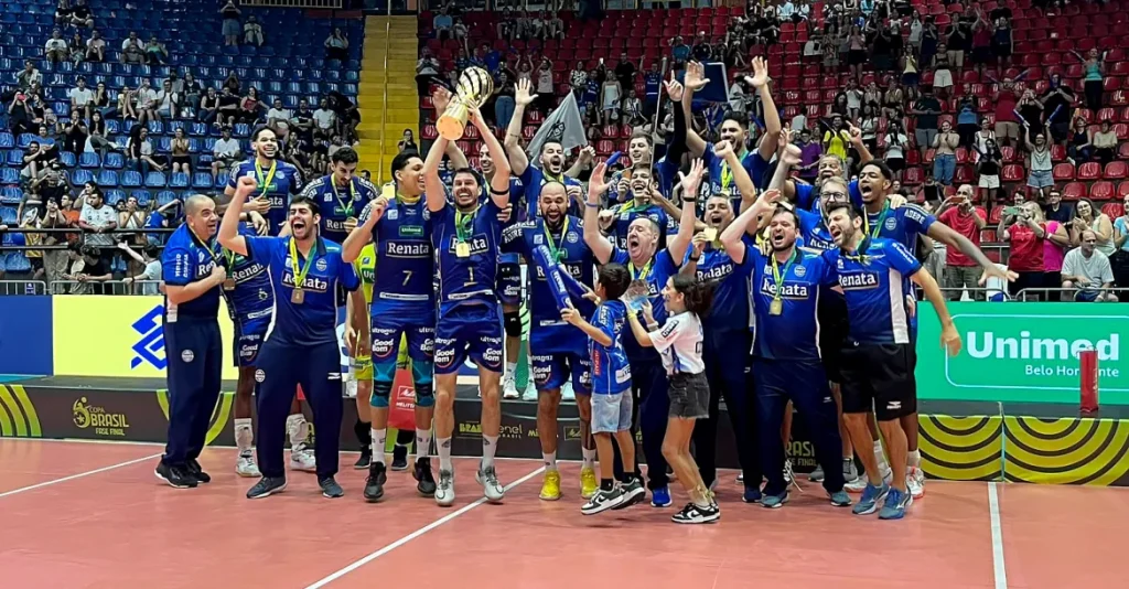 Vôlei Renata conquista o troféu inédito da Copa Brasil no Ginásio Moringão