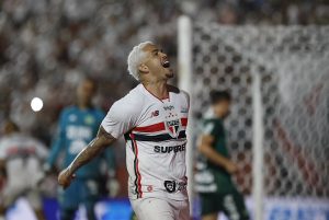 Ainda precisando conquistar a confiança da torcida, Roger estreia com vitória e começa a dar nova cara ao São Paulo