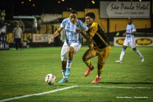 Londrina enfrenta o Goiás em jogo difícil no VGD