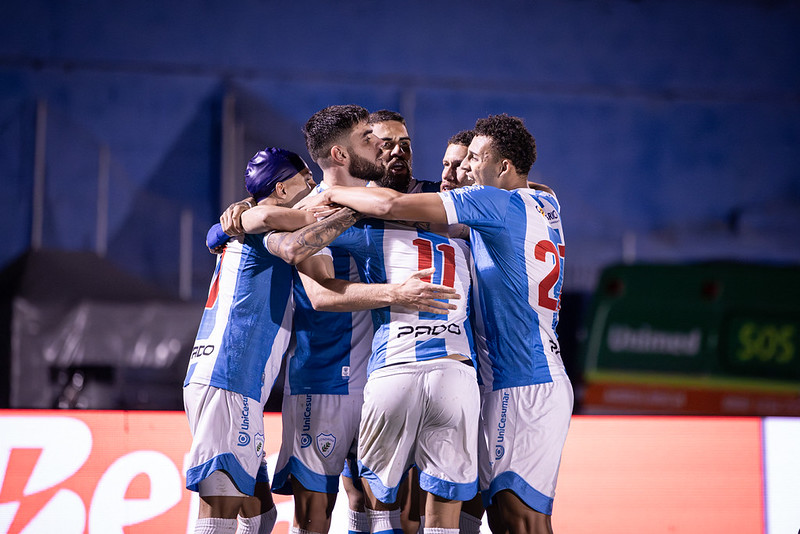 Londrina vence o Avai e mostra um repertório de jogadas que antes havia sumido