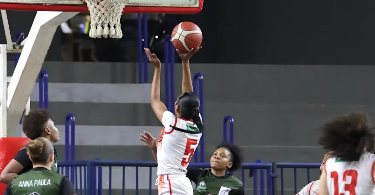 Londrina e Maringá duelam no Paranaense Feminino de Basquete